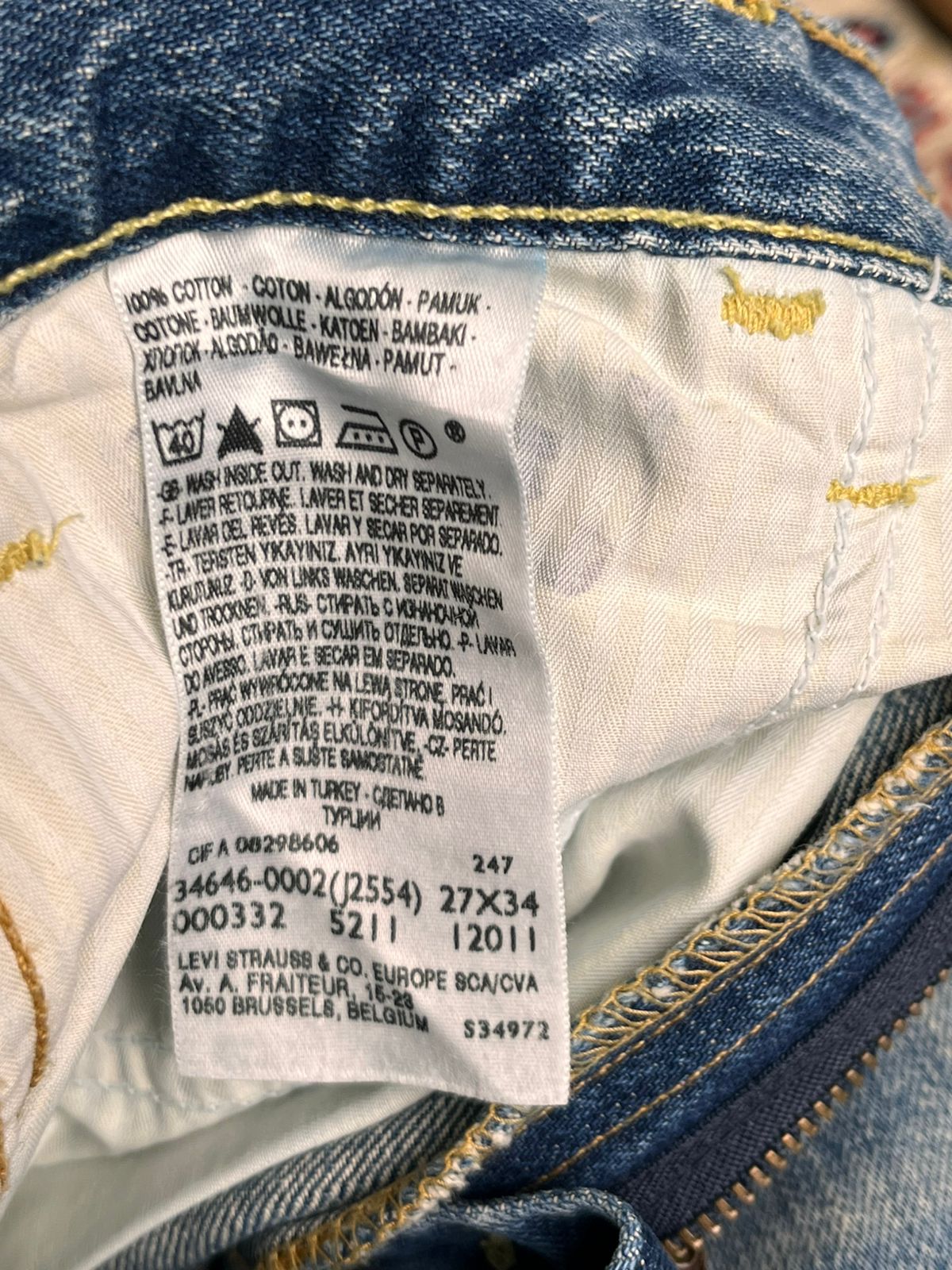 Vintage Levi's FlareD Light WashED JEANS - 28