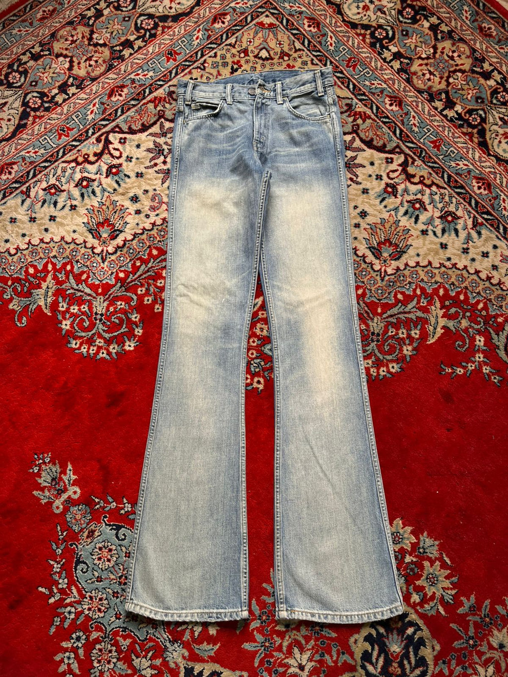 Vintage Levi's FlareD Light WashED JEANS - 28