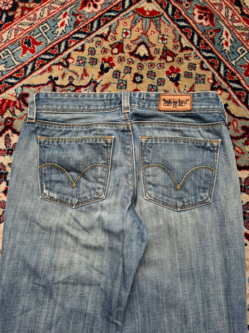 Levi's 572 Bootcut Light WashED Low Rise WOMEN JEANS - 26
