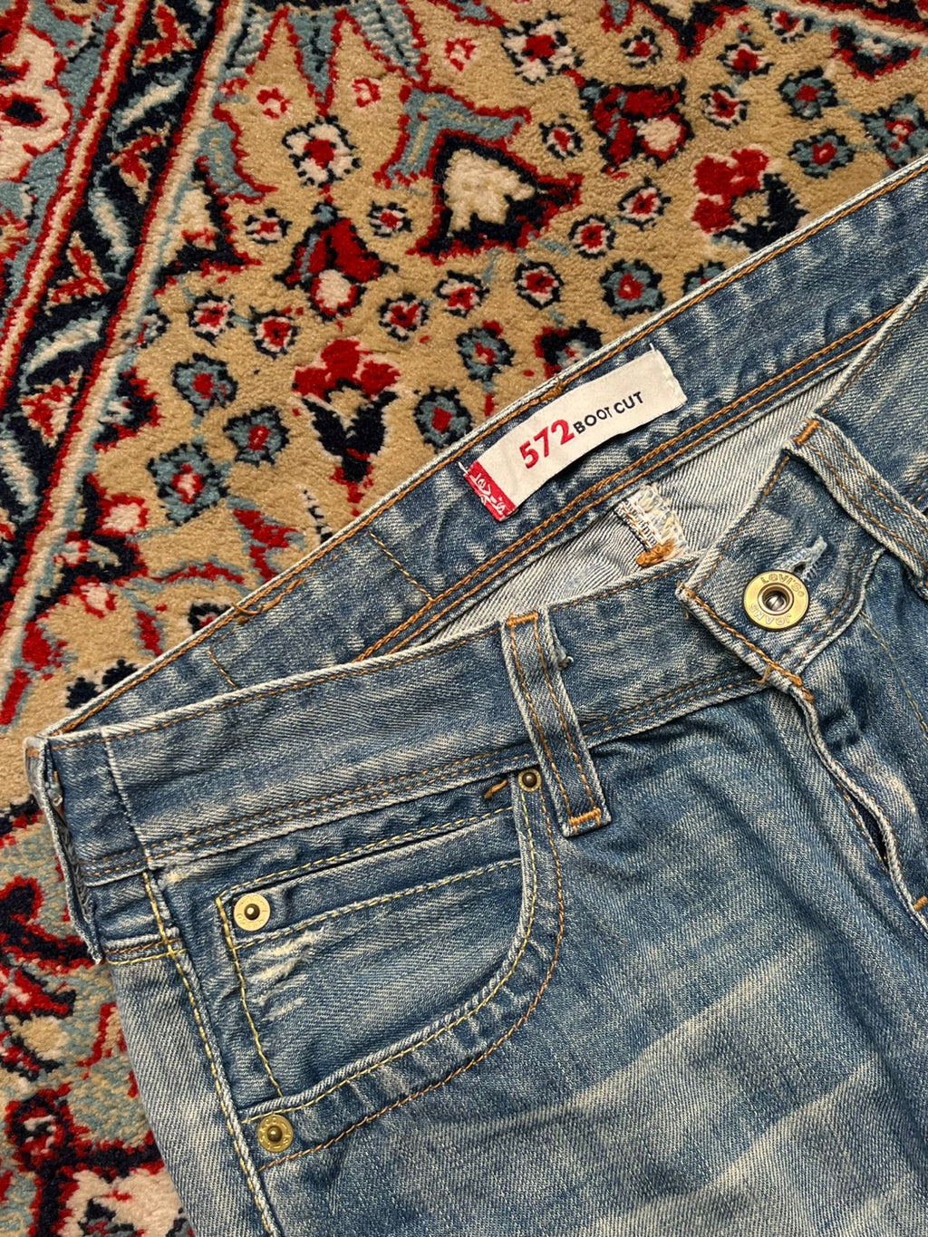 Levi's 572 Bootcut Light WashED Low Rise WOMEN JEANS - 26