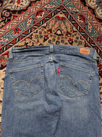 Levi’s 504 Medium WashED Straight-BOOTCUT FIT Blue JEANS - 32