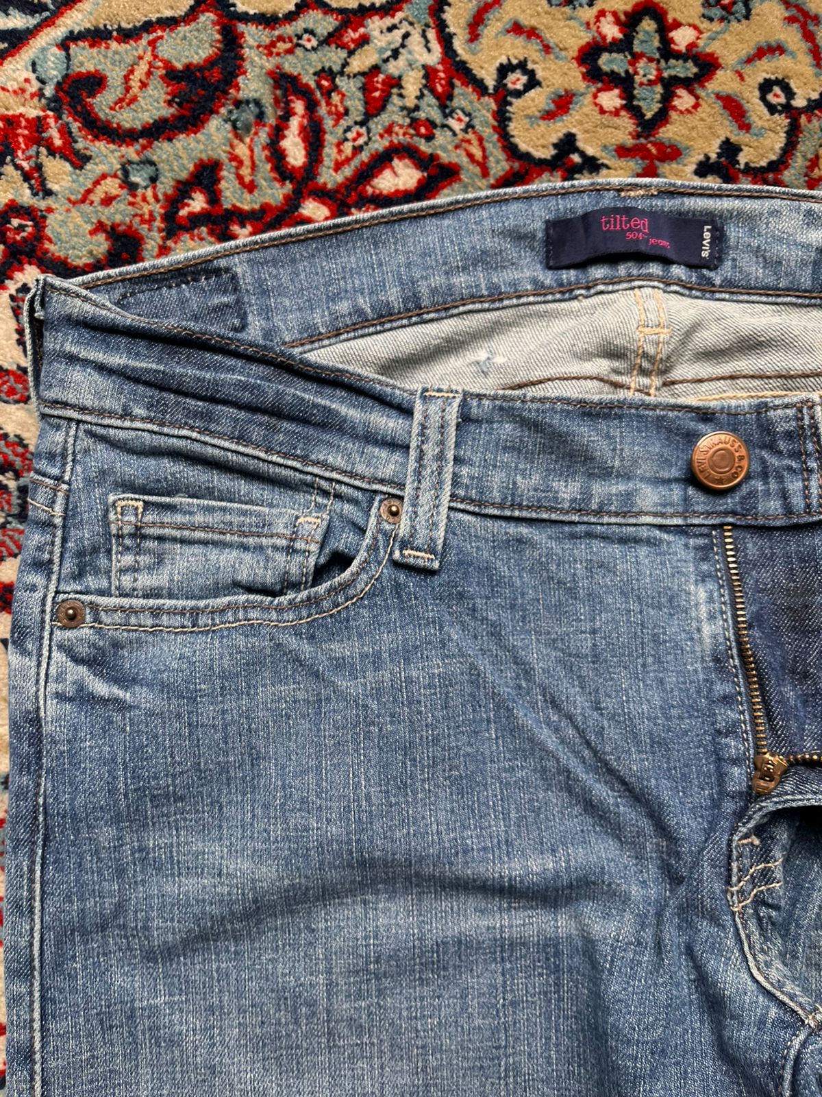 Levi’s 504 Medium WashED Straight-BOOTCUT FIT Blue JEANS - 32