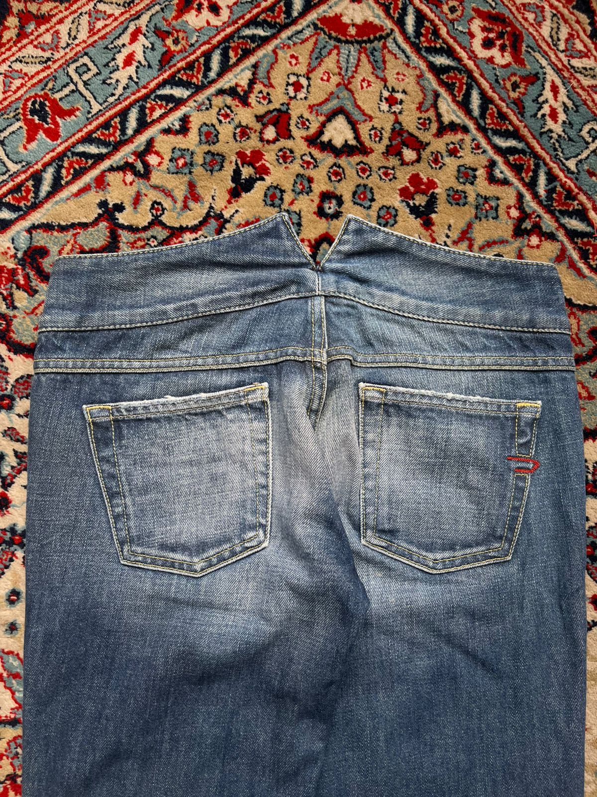 Diesel Industry Rare V-Cut Waistband FlareD Medium WashED Blue JEANS - 28