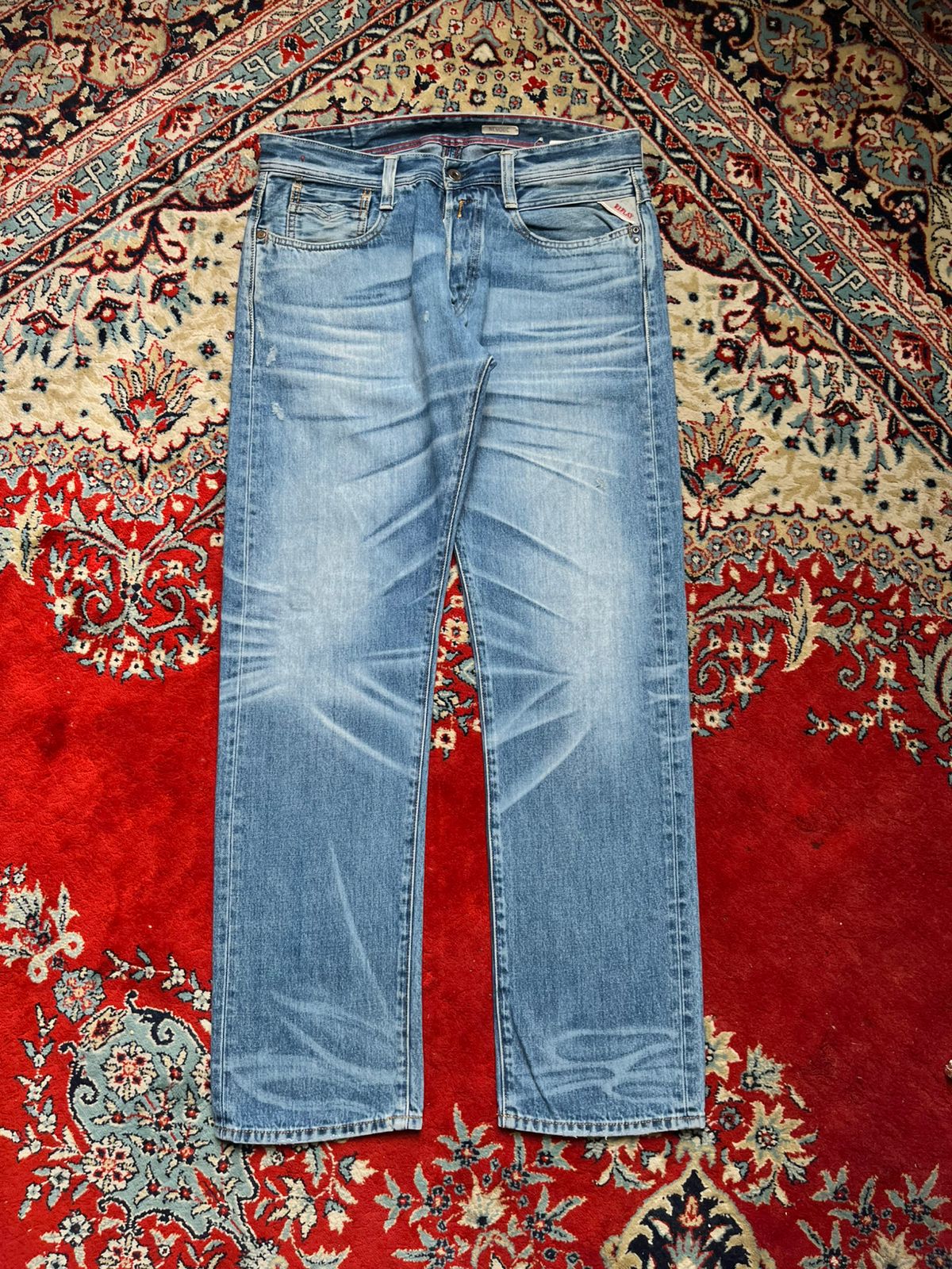 REPLAY Straight FIT Light WashED Distressed JEANS - 34