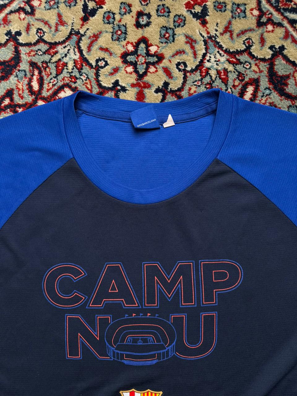 VINTAGE Official FC Barcelona Camp Nou Stadium Graphic Two Tone TEE - L