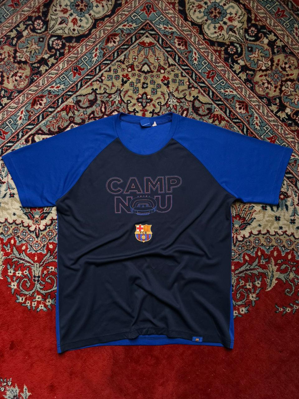 VINTAGE Official FC Barcelona Camp Nou Stadium Graphic Two Tone TEE - L