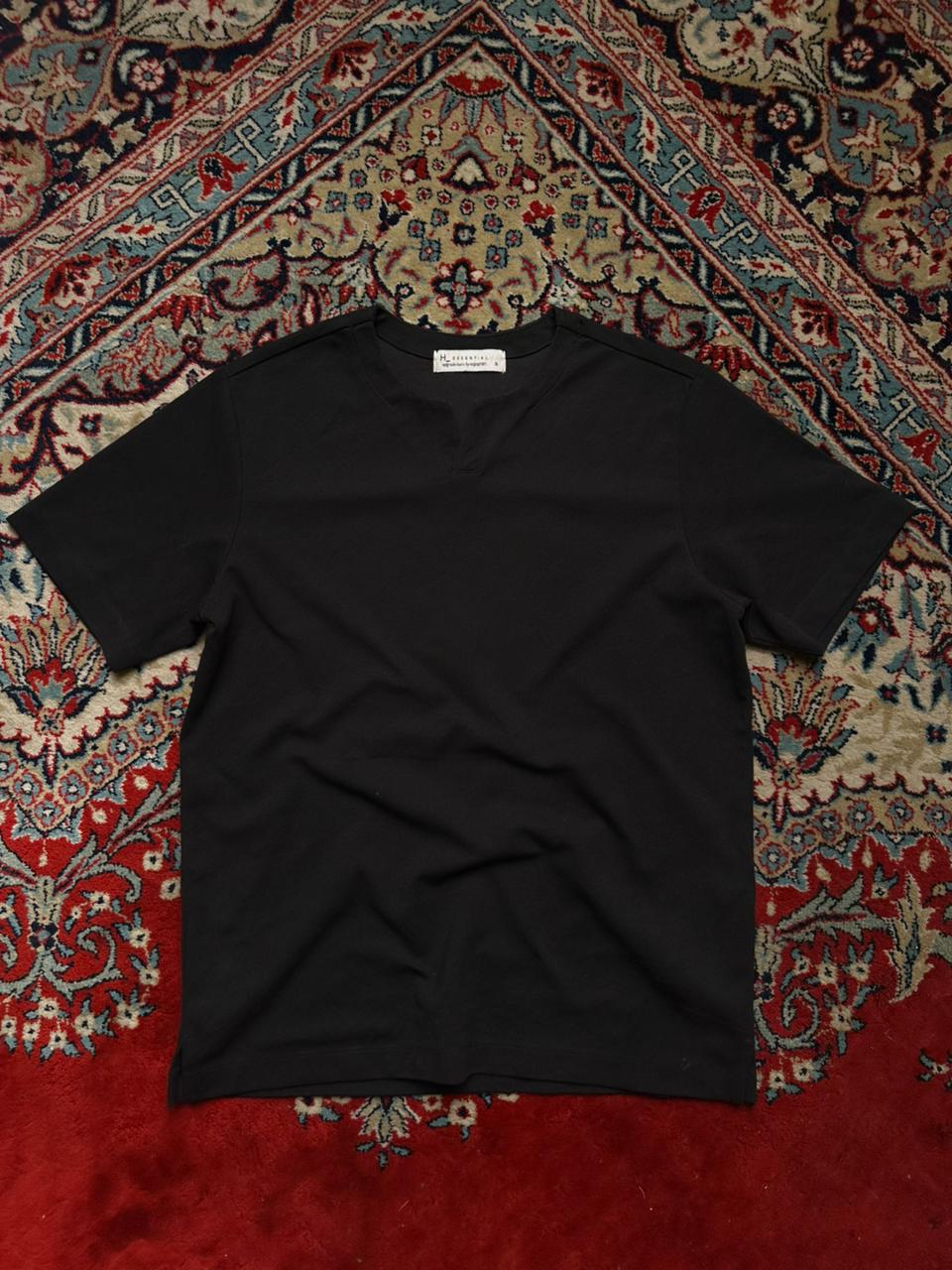 Hangten H_ESSENTIAL Notch Neck Split CROPPED RELAXED FIT TEE - M