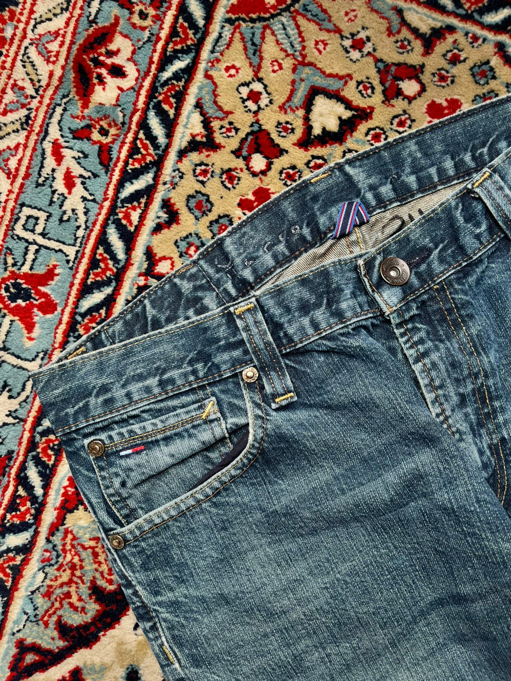 Vintage 90s Tommy Hilfiger Straight FIT Classic Blue WashED JEANS - 34