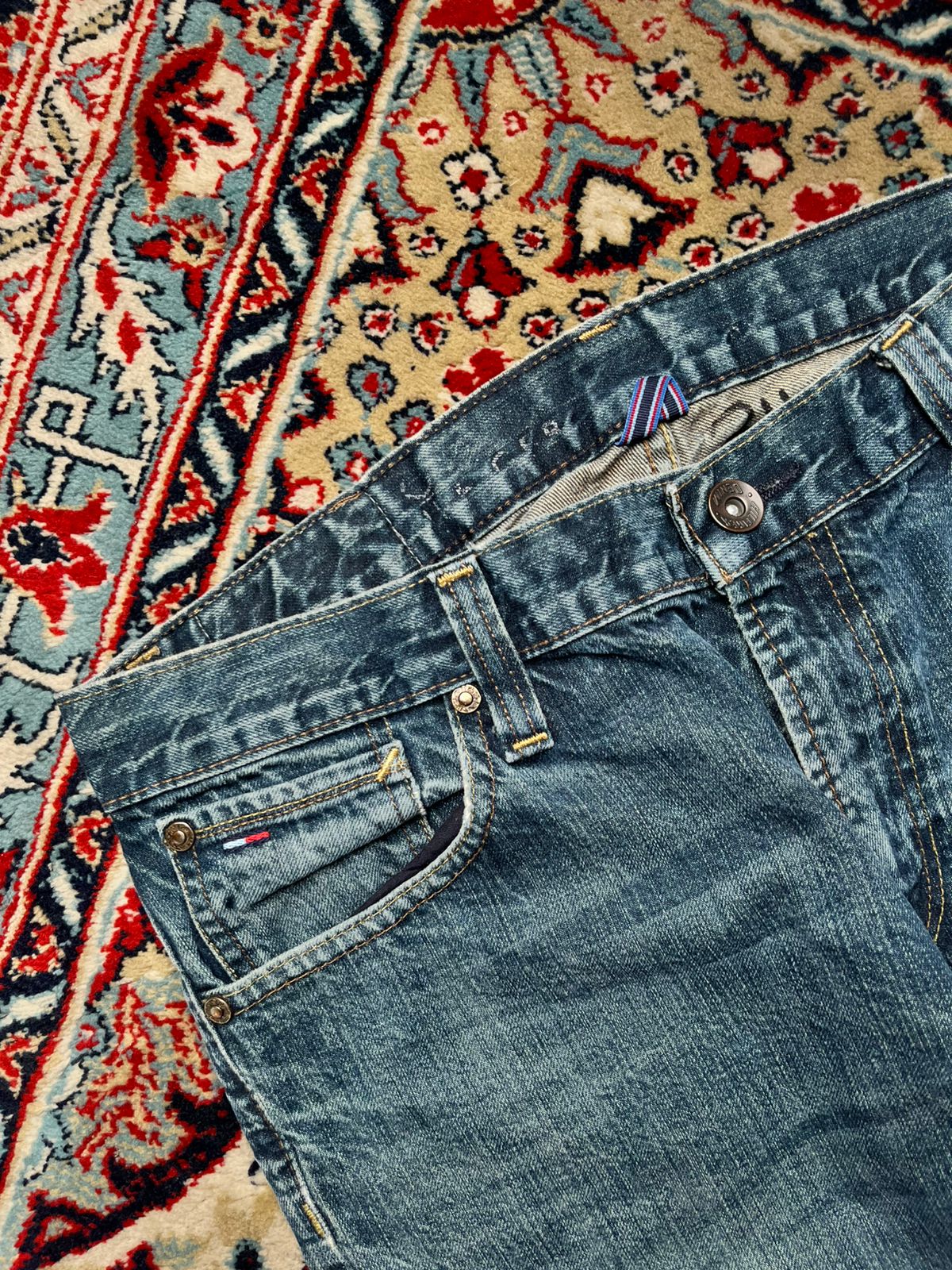 Vintage 90s Tommy Hilfiger Straight FIT Classic Blue WashED JEANS - 34