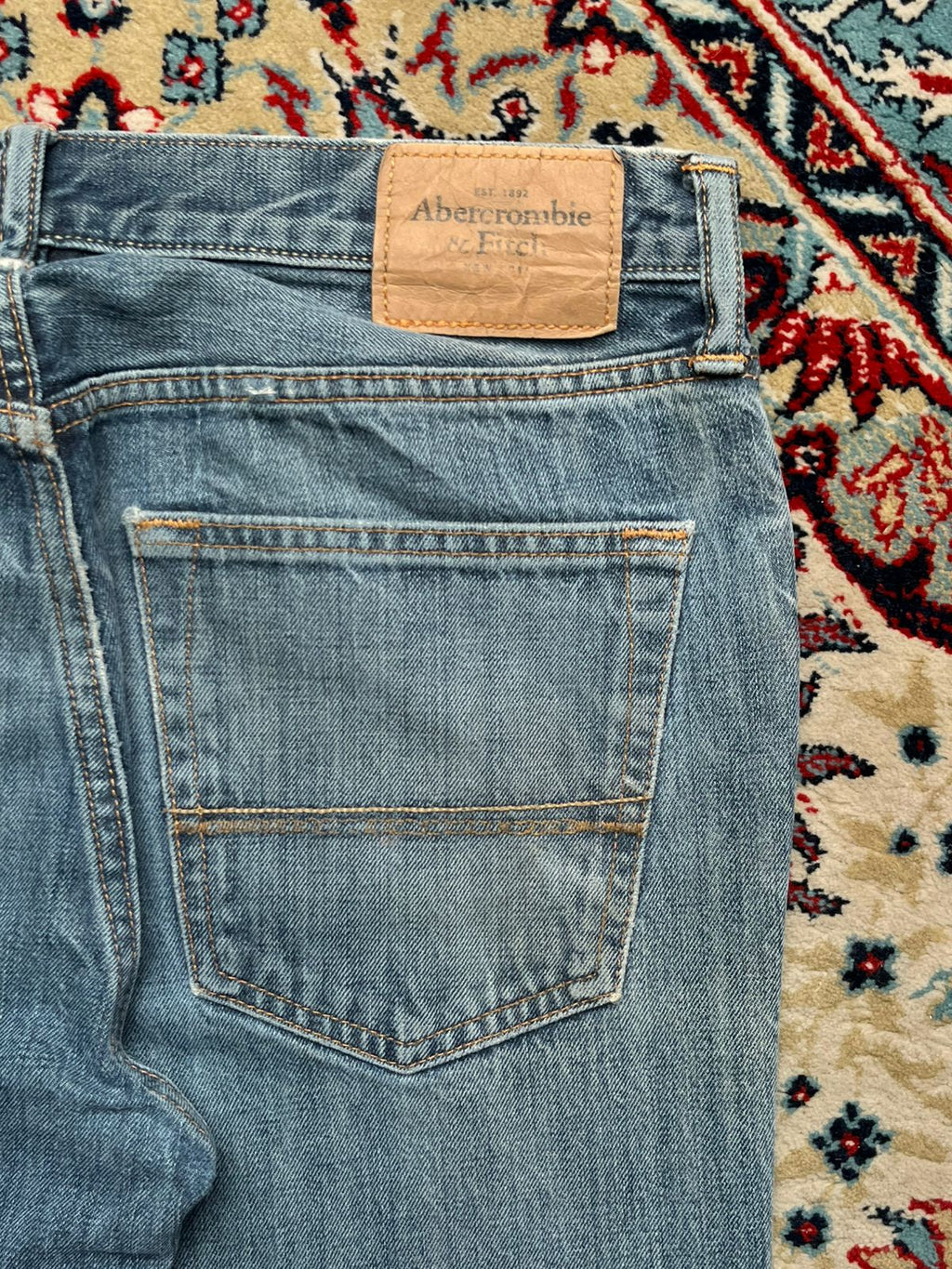Abercrombie & Fitch Classic Straight FIT Light WashED JEANS - 32