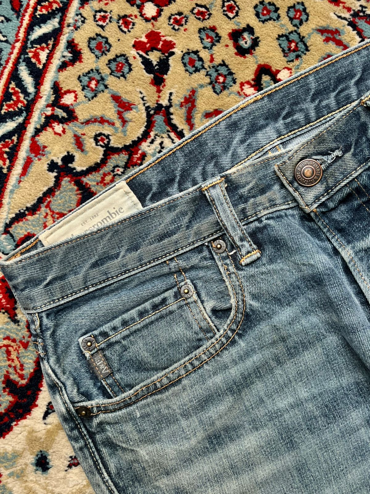 Abercrombie & Fitch Classic Straight FIT Light WashED JEANS - 32