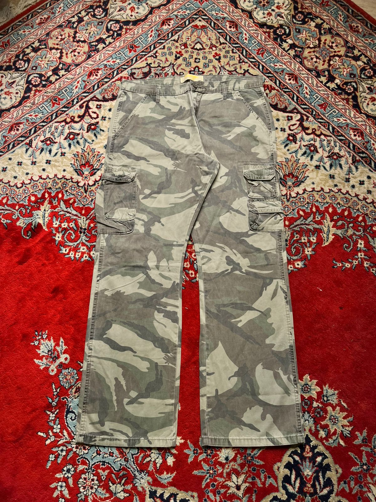 Wrangler Relaxed Fit Camo Print Cargo PANTS - 34