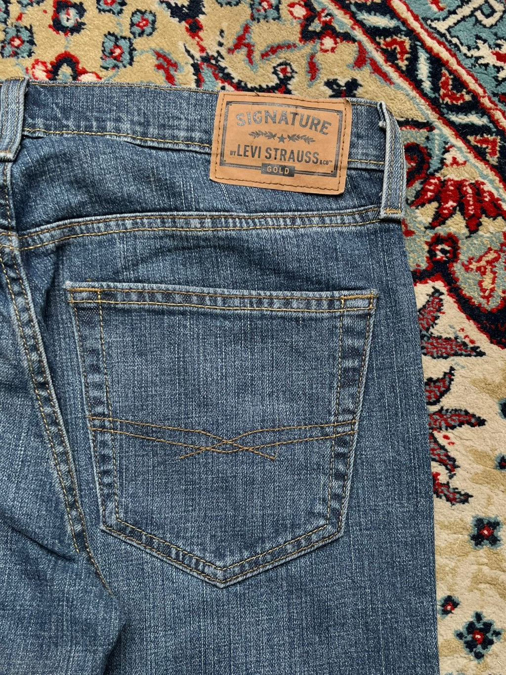 Signature by Levi Strauss & Co. Gold Label Relaxed Fit JEANS - 32