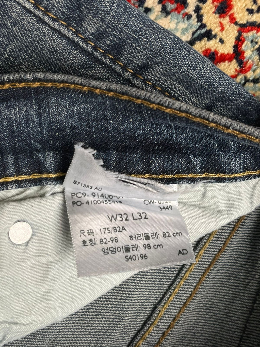 Signature by Levi Strauss & Co. Gold Label Relaxed Fit JEANS - 32