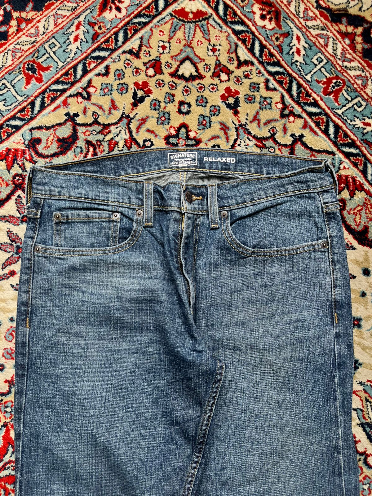 Signature by Levi Strauss & Co. Gold Label Relaxed Fit JEANS - 32