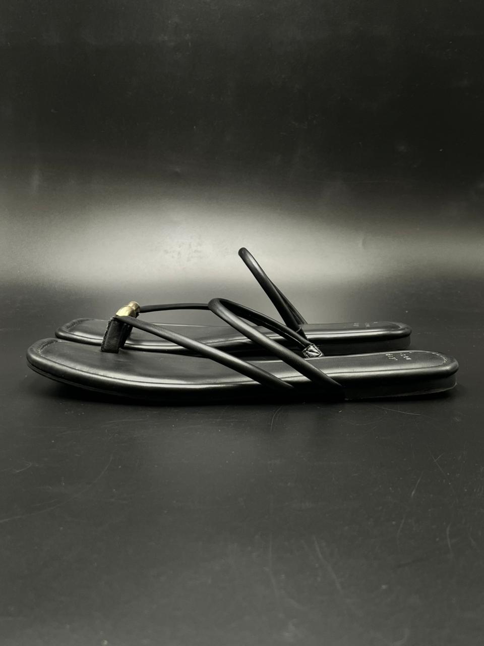 A New Day Black Toe Ring Strappy Flat SANDALS - 41