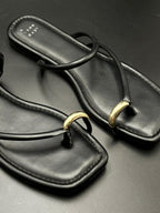 A New Day Black Toe Ring Strappy Flat SANDALS - 41