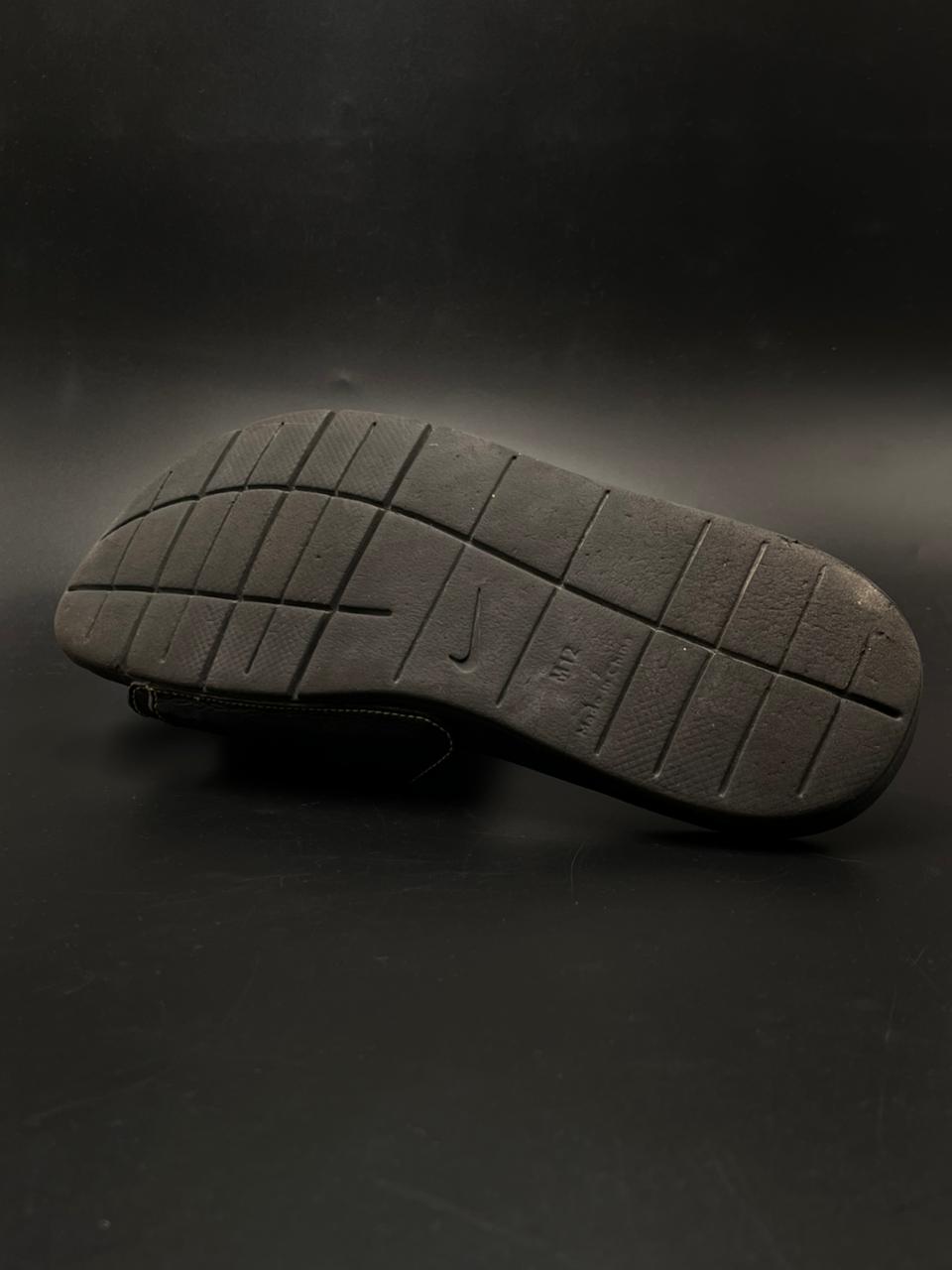 Nike Comfort Slides - 46