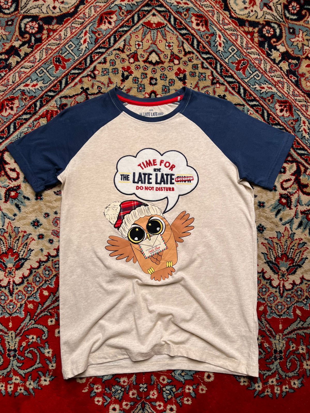 RTÉ The Late Late Toy Show Christmas Owl Raglan TEE - L