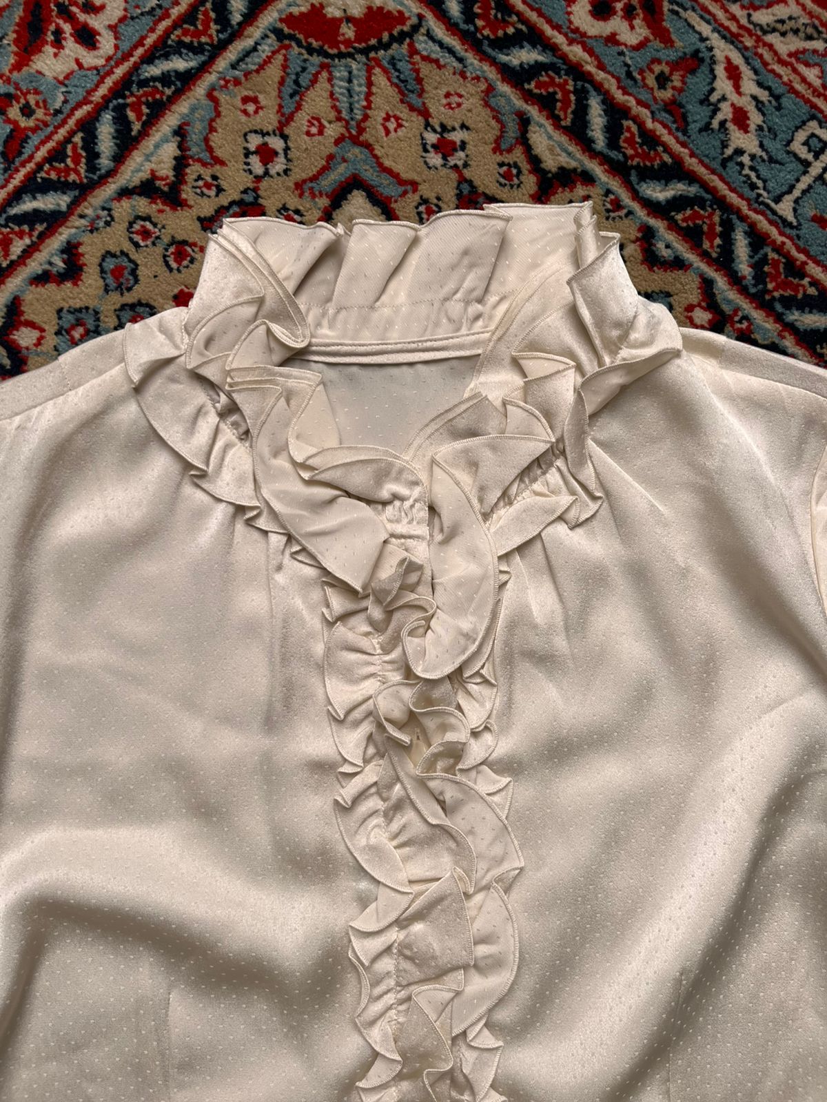 Leilian Original Ivory Satin Ruffle Front Dobby Dot Blouse - L