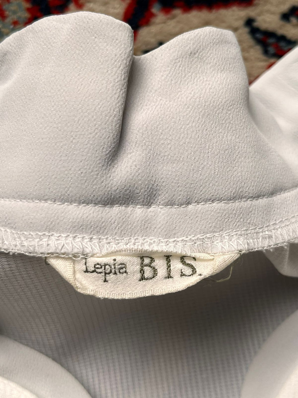 Lepia BIS White Scalloped Neck Button Up Blouse - L