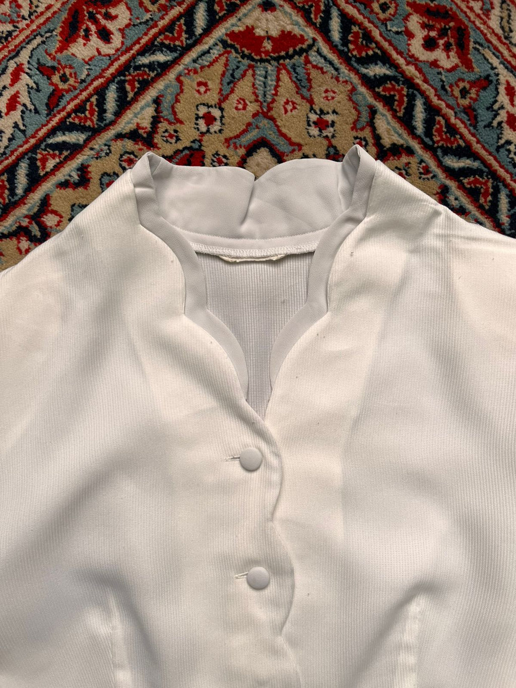 Lepia BIS White Scalloped Neck Button Up Blouse - L