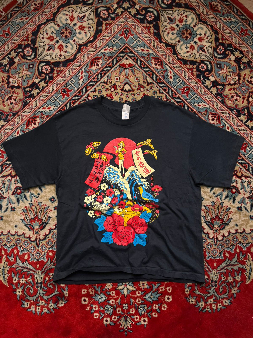 Gildan Softstyle Japanese Art CROPPED OVERSIZED Graphic Black tee - S