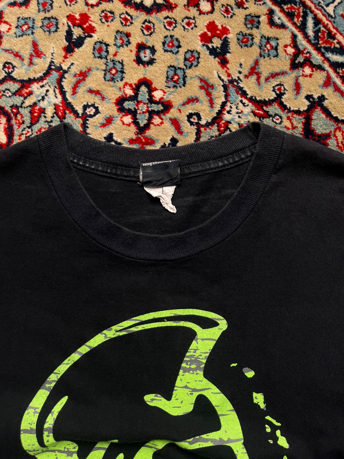 Oahu Grown Clothing CROPPED Graphic Black tee - L