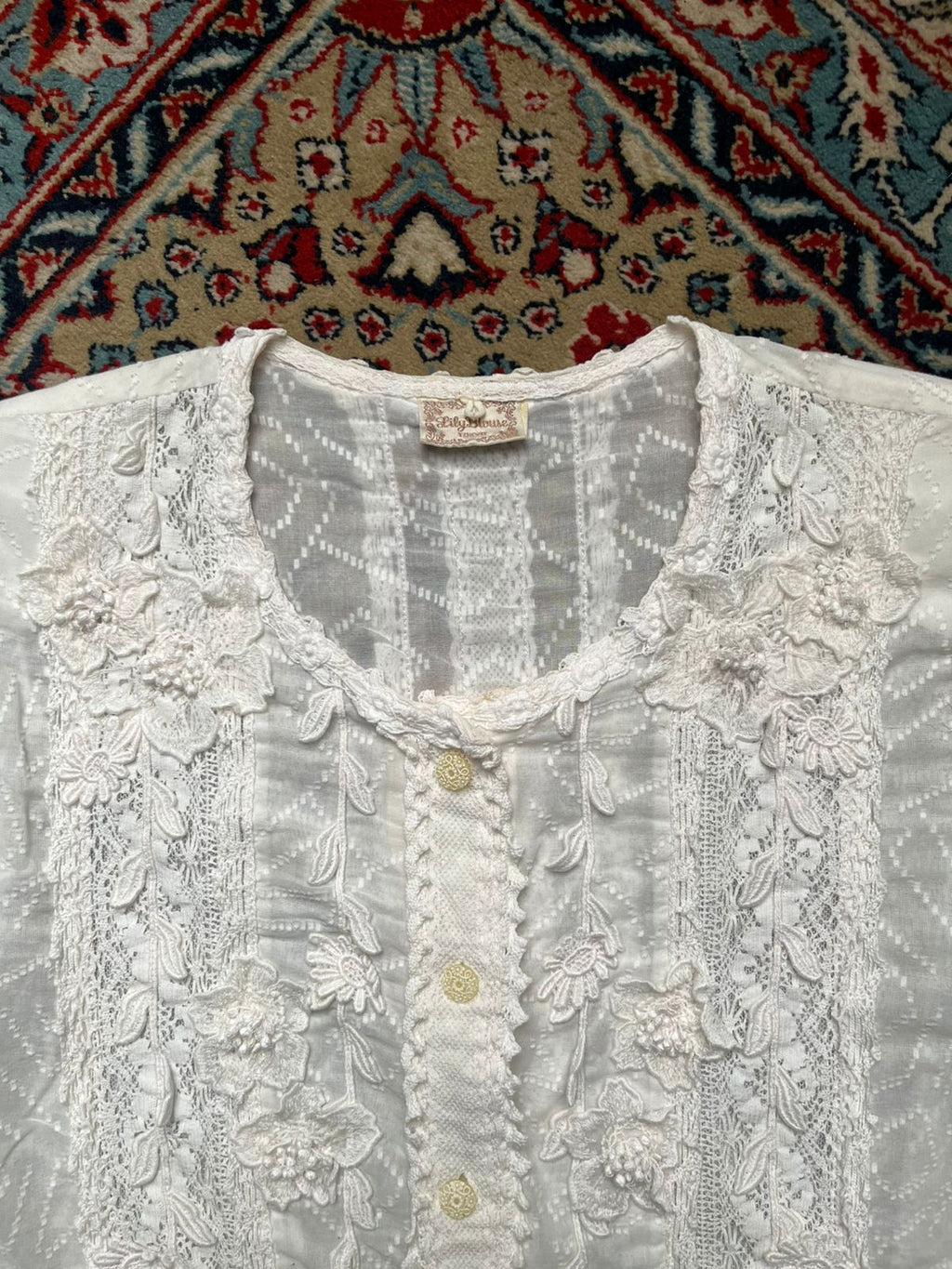 Vintage Lily Blouse Tokyo White Floral Embroidered Button Up Shirt - L