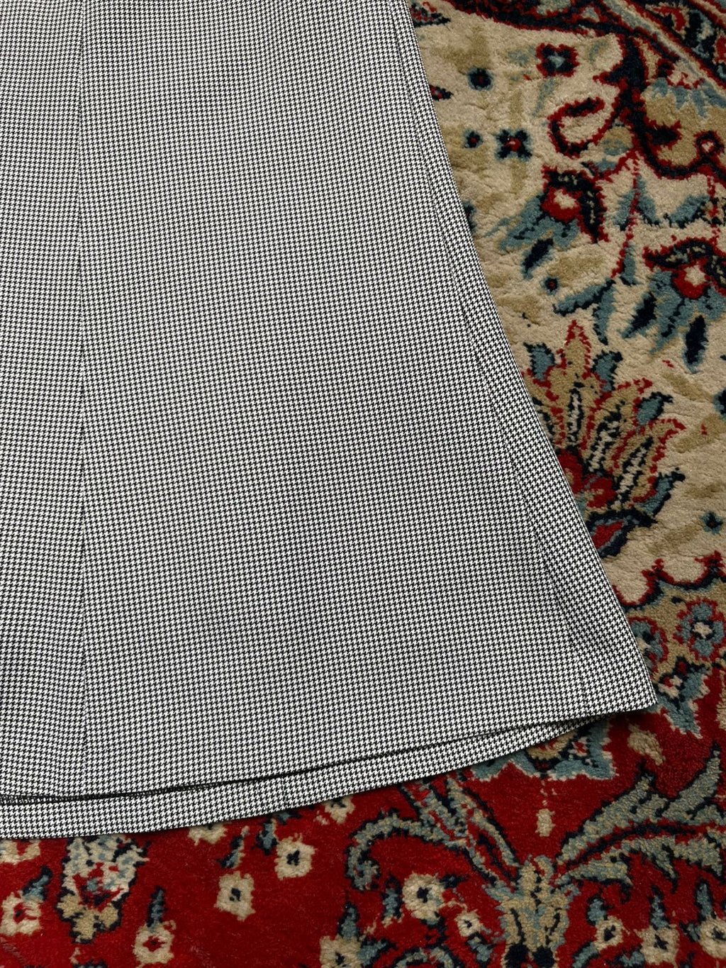 VTG White Joora Japan Houndstooth Skirt - 26