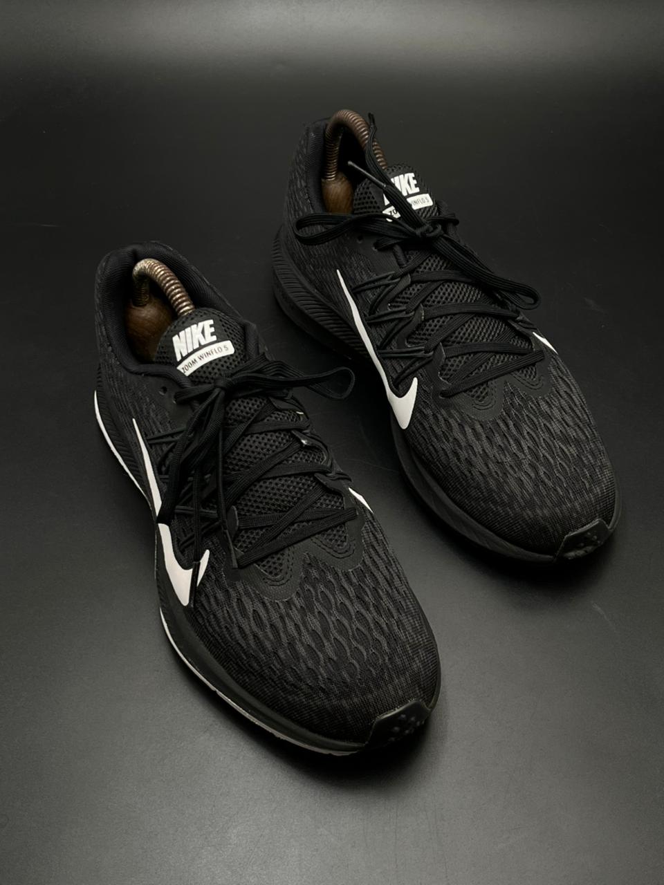 NIKE ZOOM WINFLO 5 BLACK WHITE RUNNING SHOES