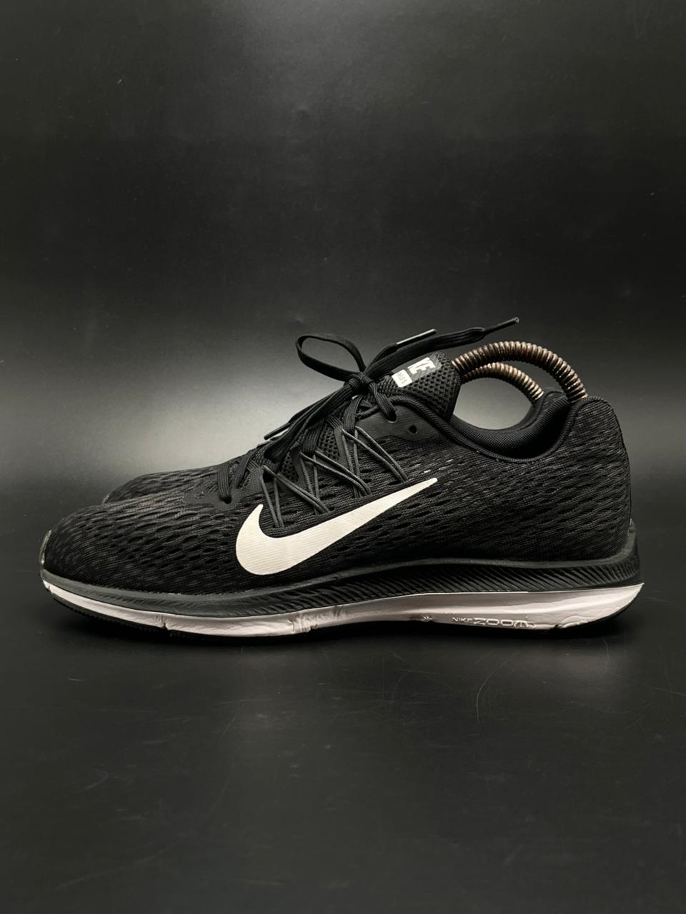 NIKE ZOOM WINFLO 5 BLACK WHITE RUNNING SHOES