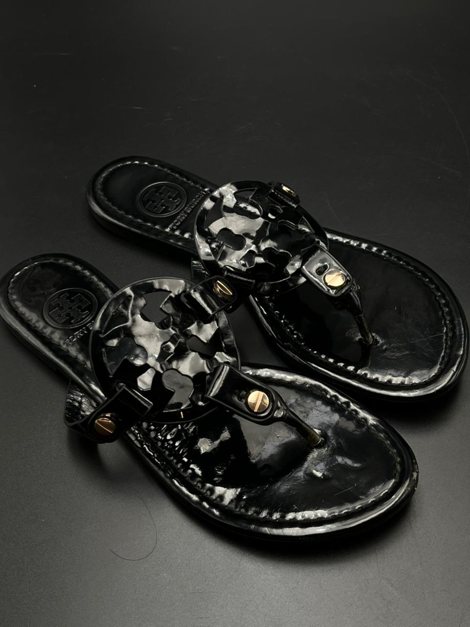 TORY BURCH BLACK PATENT LEATHER MILLER THONG FLAT SLIPPERS