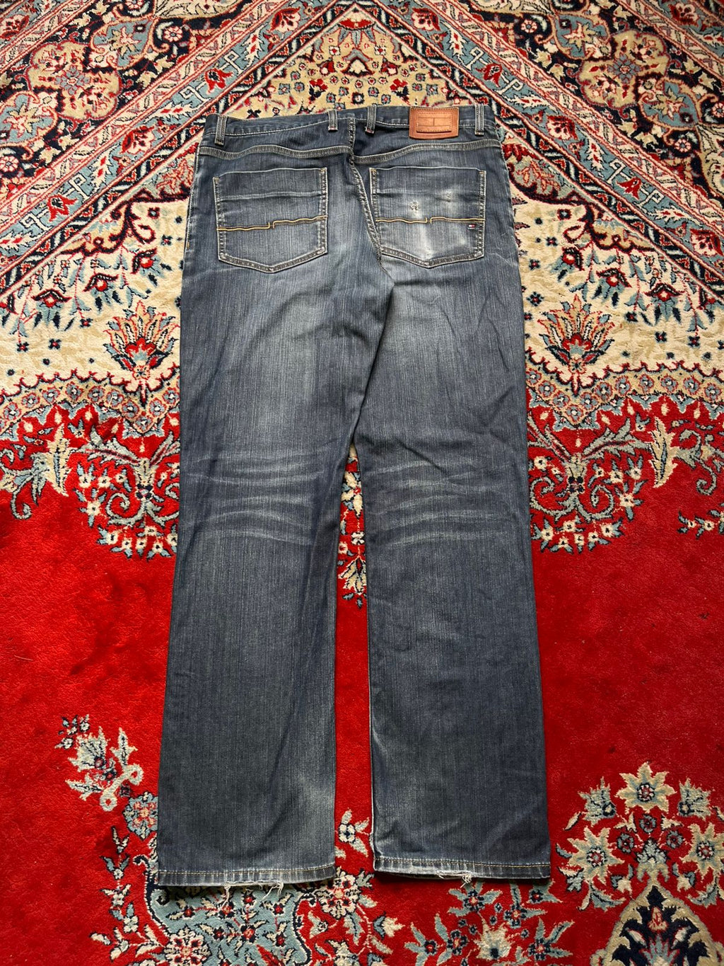 VINTAGE TOMMY HILFIGER DARK WASHED STRAIGHT FIT JEANS - 34