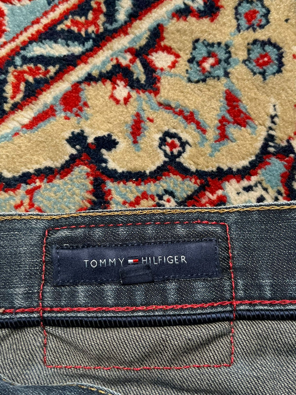 VINTAGE TOMMY HILFIGER DARK WASHED STRAIGHT FIT JEANS - 34