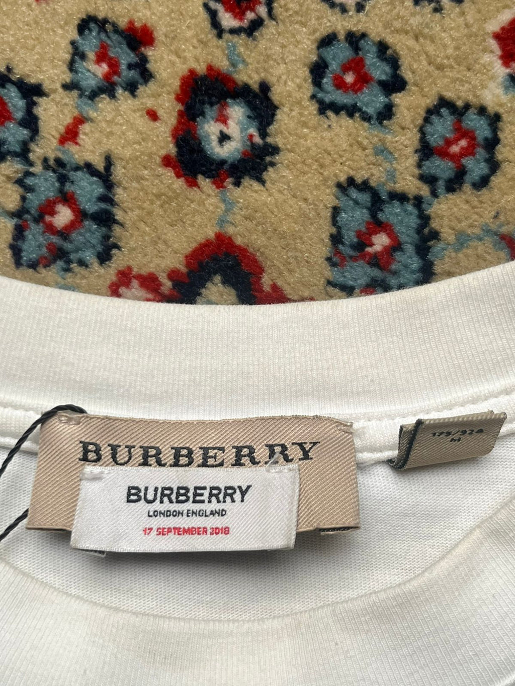 BURBERRY WHITE COTTON TEE - L