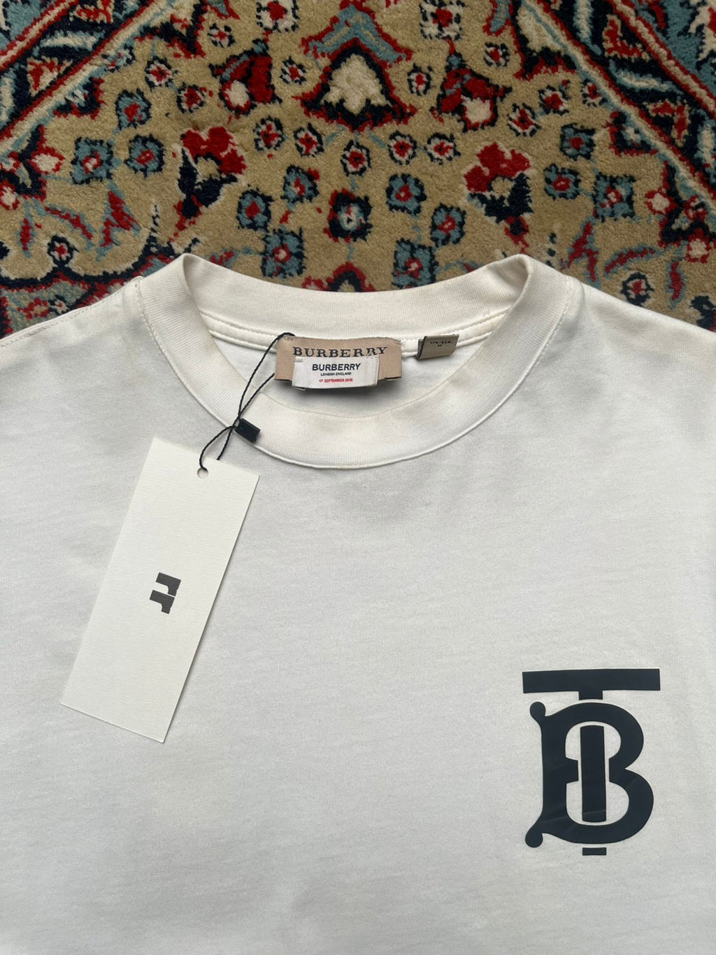 BURBERRY WHITE COTTON TEE - L