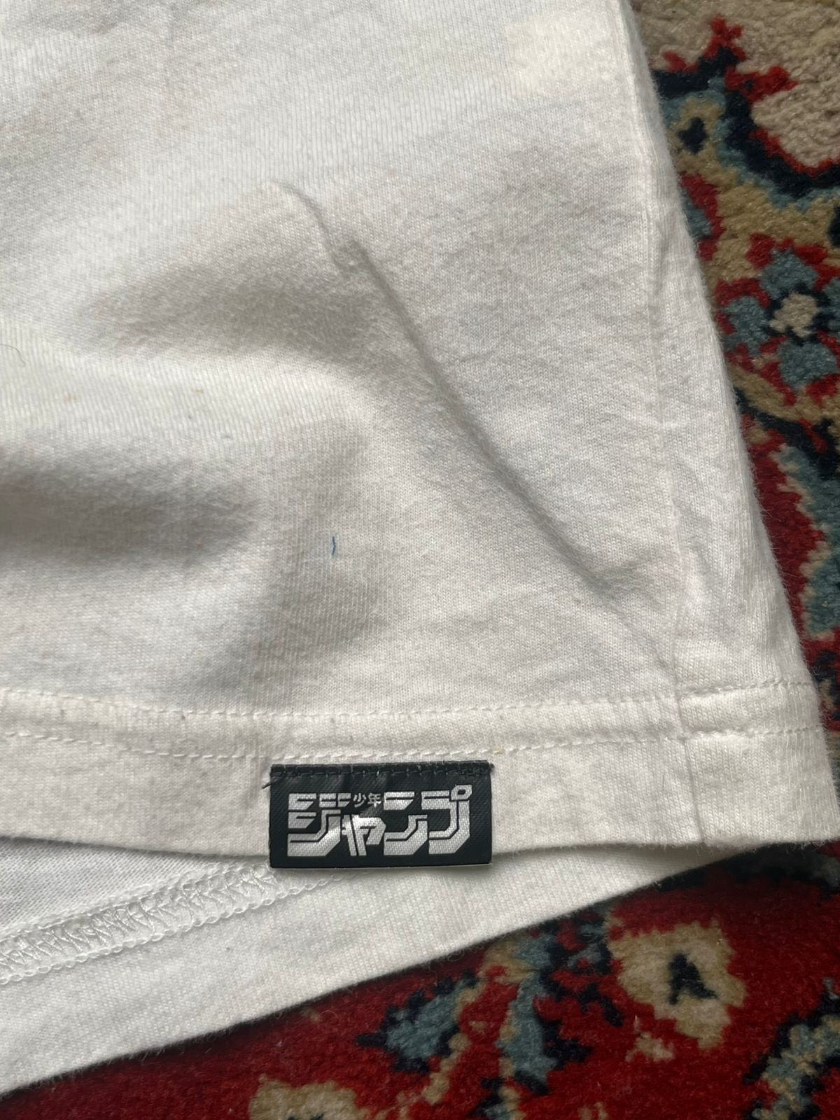 UNIQLO UT ONE PIECE GRAPHIC TEE - S