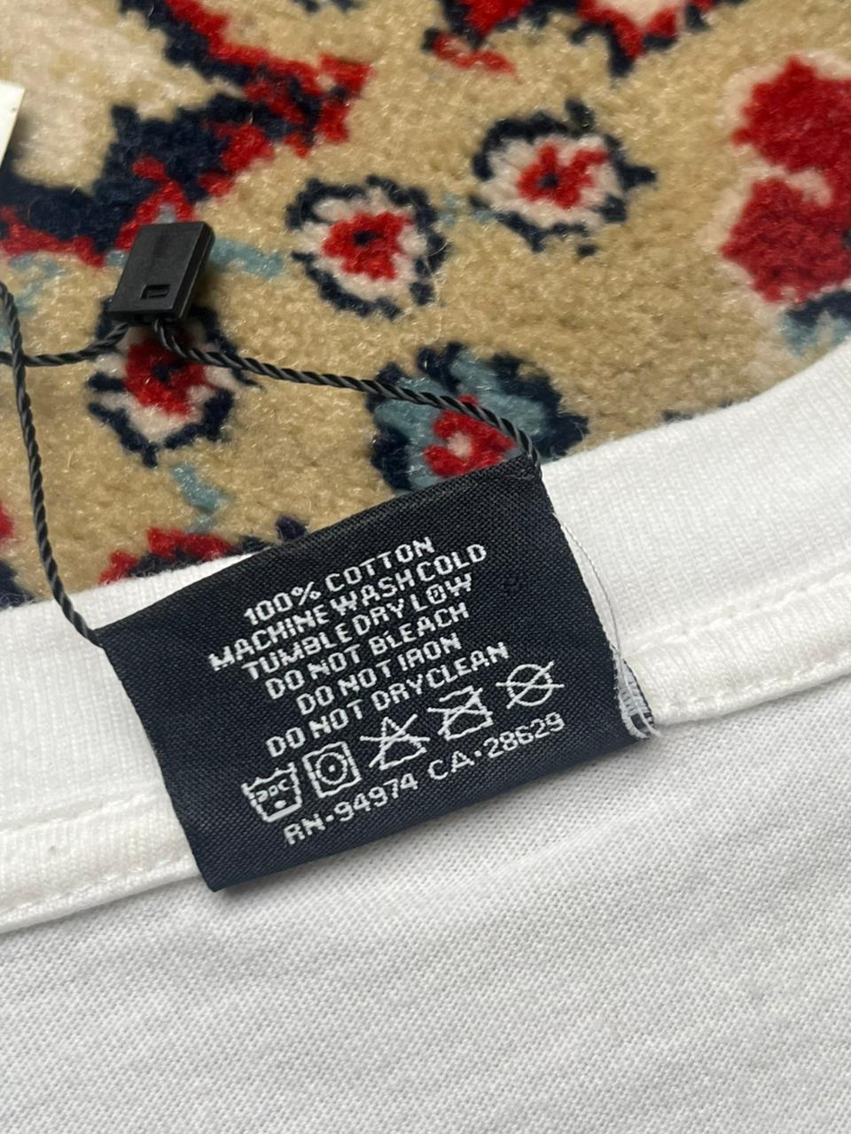 STUSSY WHITE GRAPHIC TEE - S