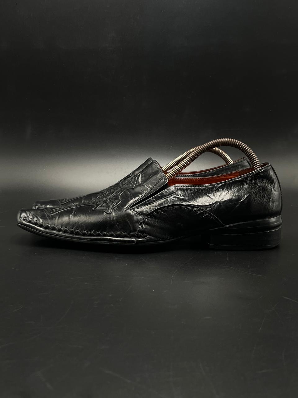 ROBERT WAYNE BLACK LEATHER CELTIC CROSS SLIP-ON LOAFERS