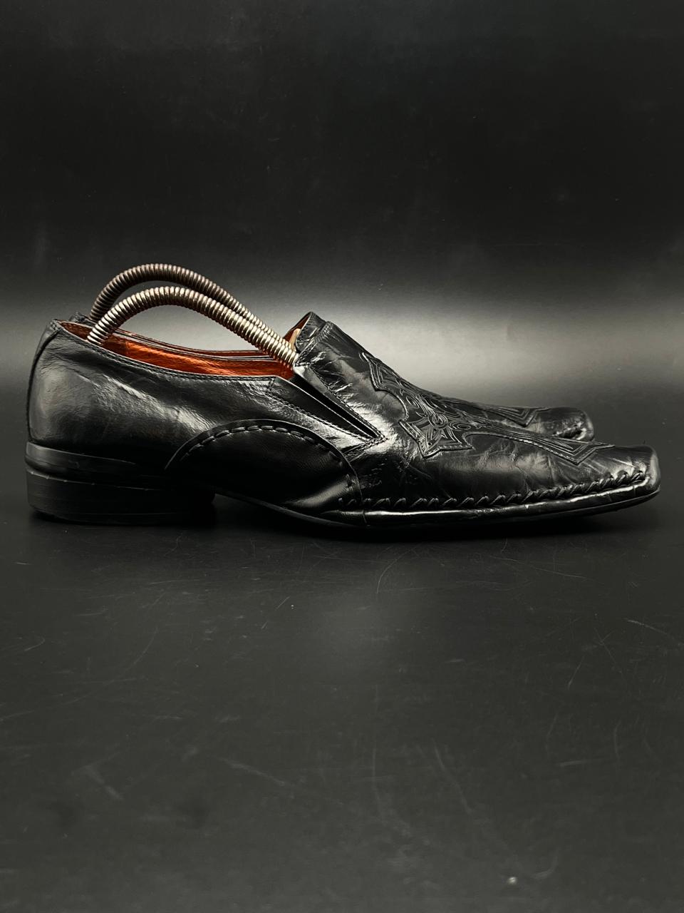 ROBERT WAYNE BLACK LEATHER CELTIC CROSS SLIP-ON LOAFERS