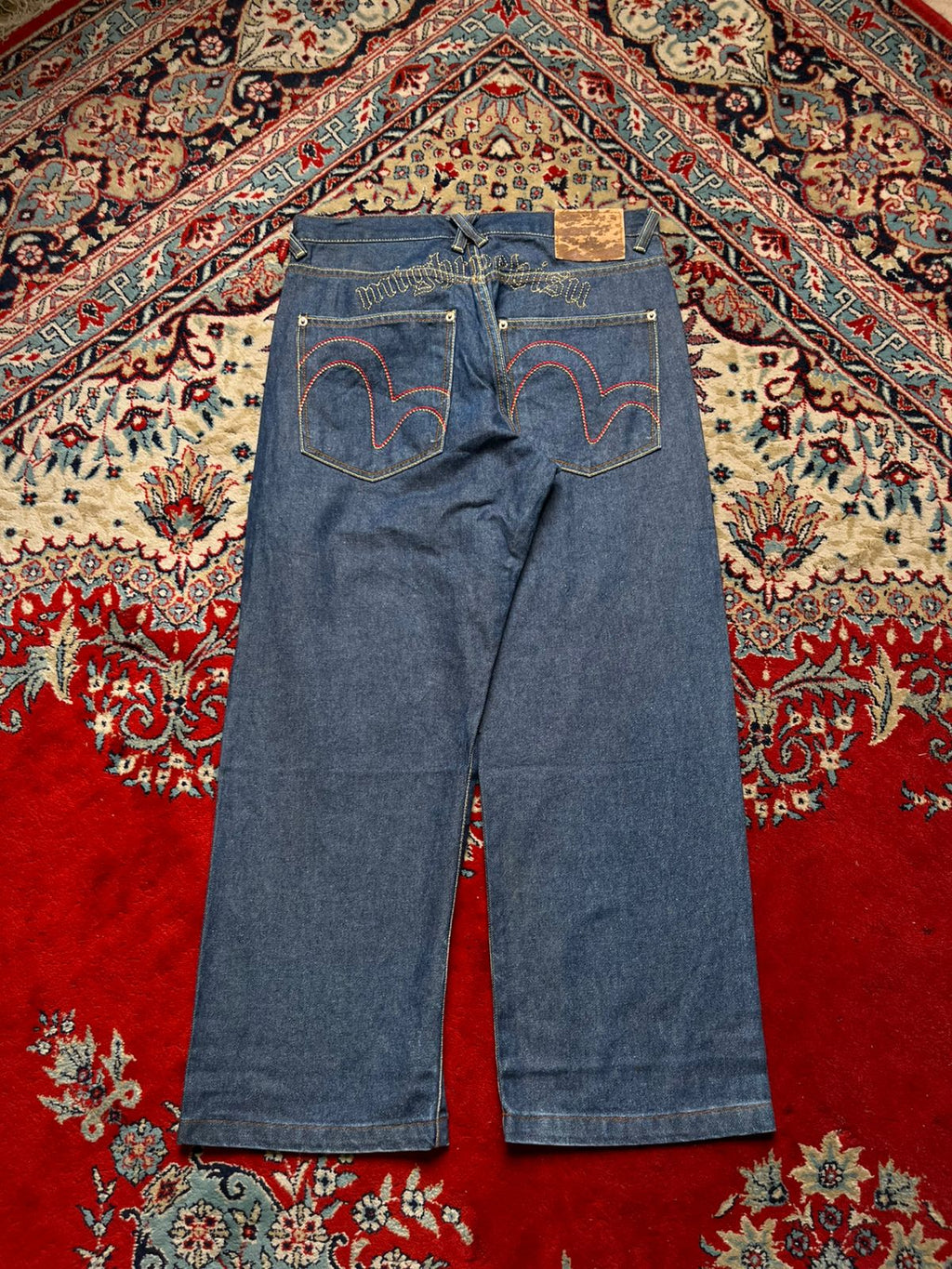 EVISU 'MIGHTY EVISU' EMBROIDERED MEDUIM WASHED STRAIGHT FIT JEANS - 32