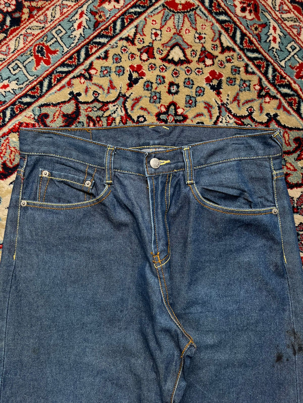 EVISU 'MIGHTY EVISU' EMBROIDERED MEDUIM WASHED STRAIGHT FIT JEANS - 32