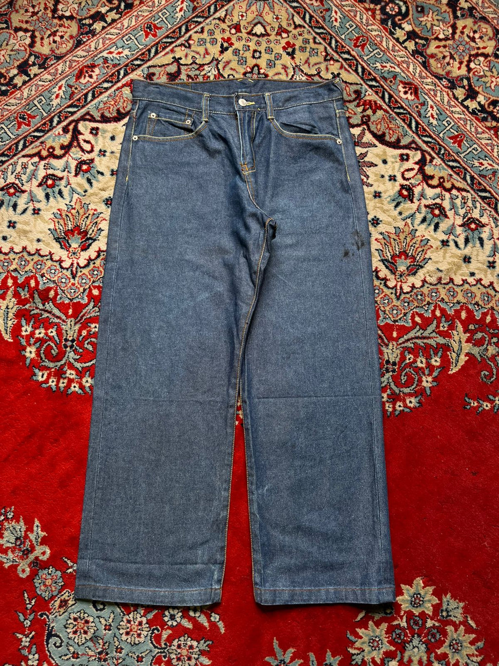 EVISU 'MIGHTY EVISU' EMBROIDERED MEDUIM WASHED STRAIGHT FIT JEANS - 32