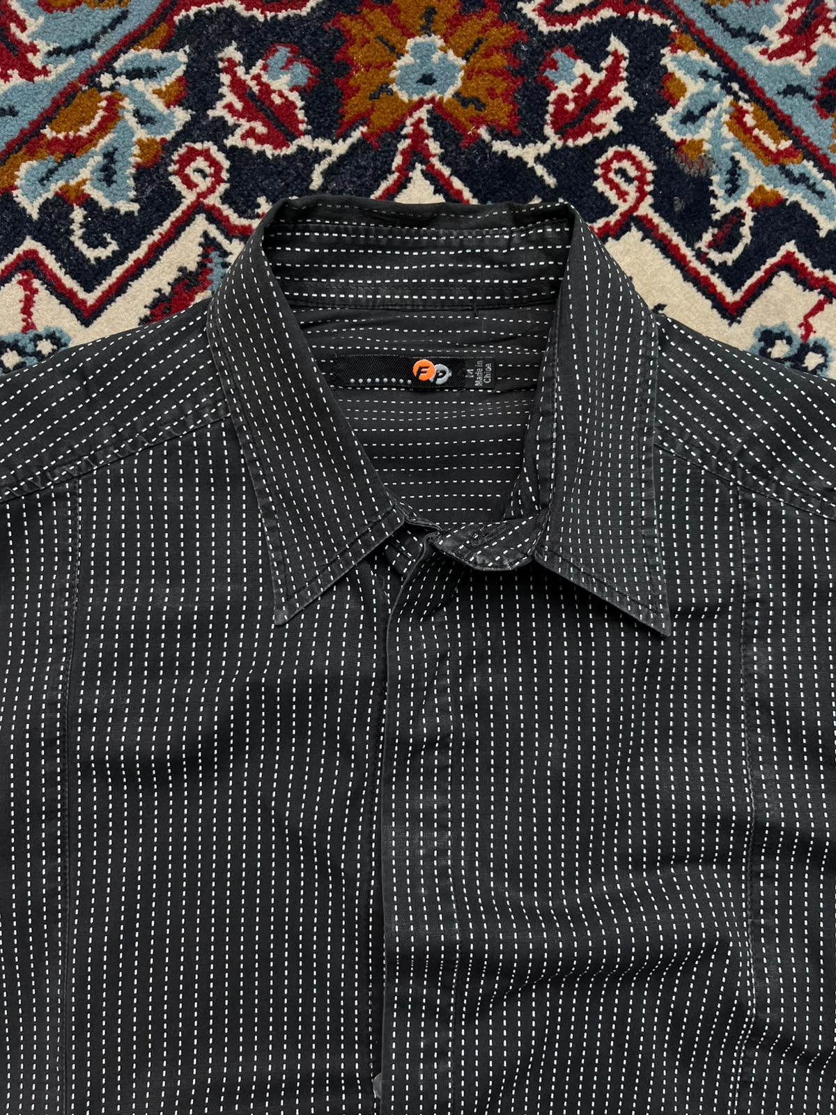 FREE PLANET BLACK WHITE DOT PRINT CASUAL BUTTON DOWN SHIRT - M