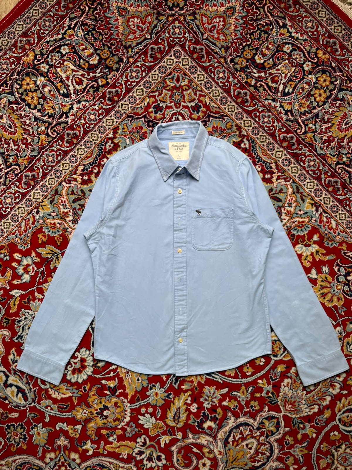 ABERCROMBIE & FITCH MUSCLE FIT LIGHT BLUE OXFORD BUTTON DOWN SHIRT - L