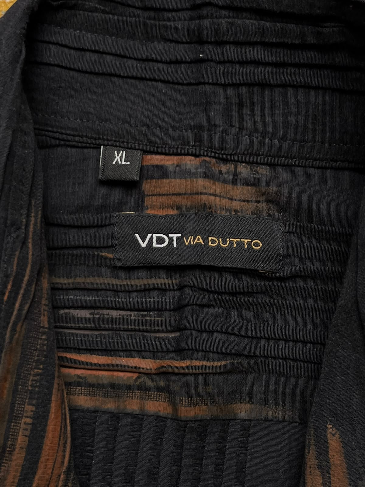 VDT Via Dutto Abstract Brushstroke Pleated Textured Button Down Shirt - M