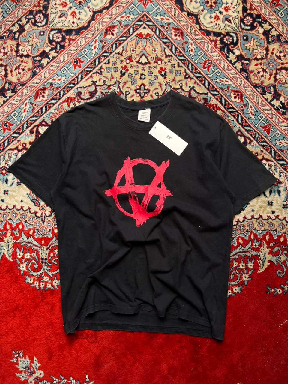 VINTAGE VETEMENTS BLACK GRAPHIC TEE - L