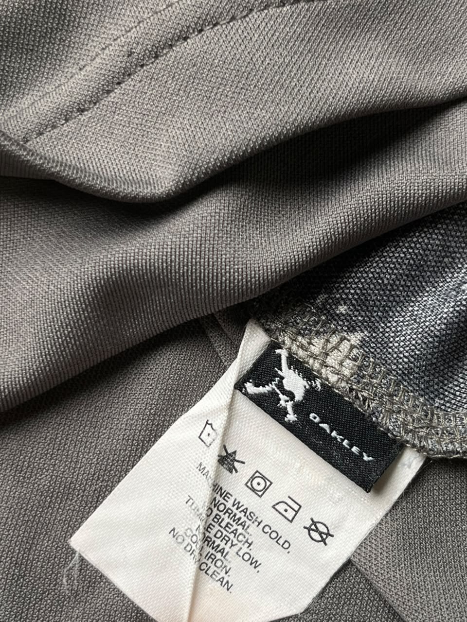 Vintage Oakley Sportswear Quarter-Zip Tee - M