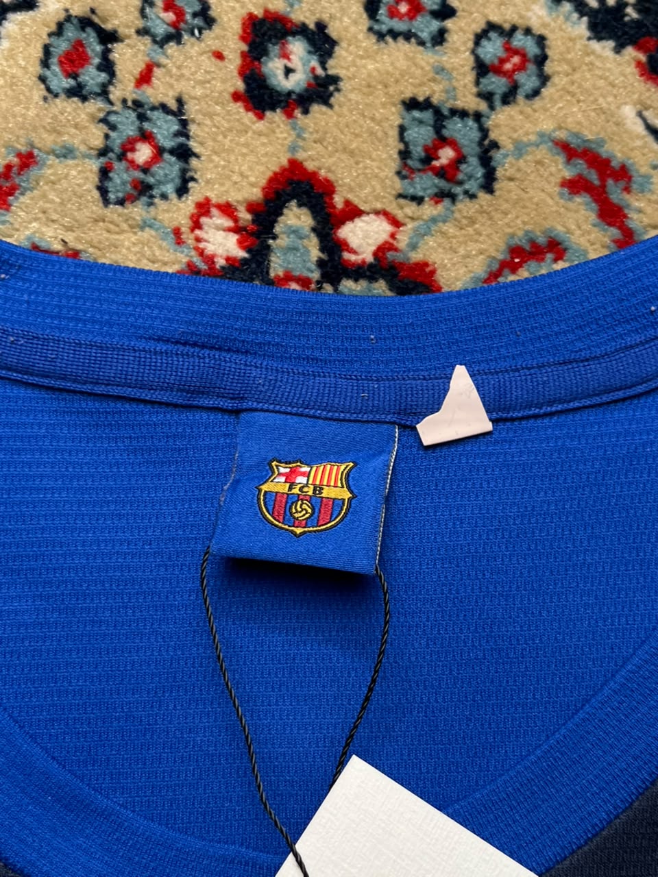 FC Barcelona Official Camp Nou Embroidered Badge Football Tee - L